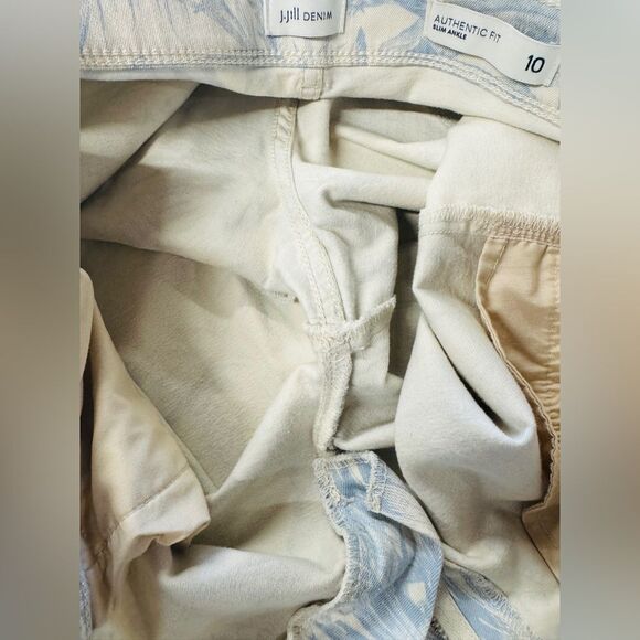 J. Jill Blue and White Floral Cropped Jeans - Picture 5 of 8
